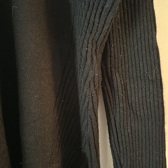 Black Bebe Ruffled Cold Shoulder Sweater Size Small - Picture 3 of 7